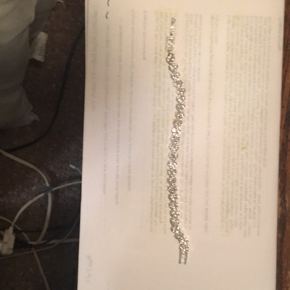 Beautiful shiny bracelet! Brand new!